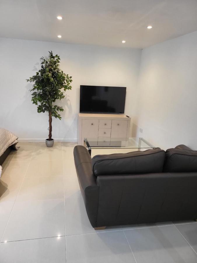 Beautiful One Bed Studio Flat - Dog Friendly Bridgwater Dış mekan fotoğraf